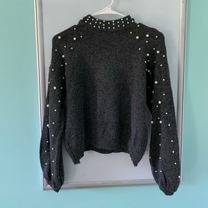 Pearl detailed gray sweater